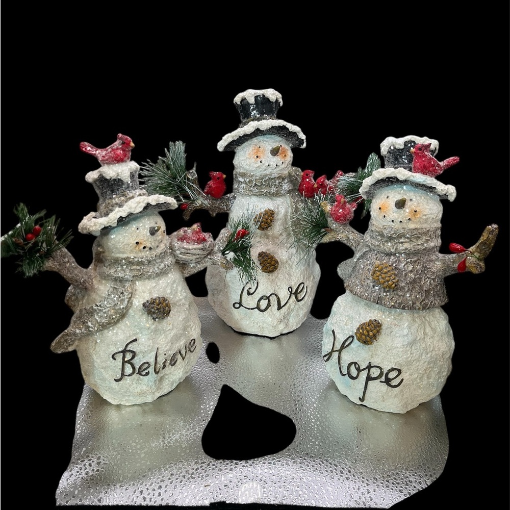 CHRISTMAS SNOWMEN SET OF 3 WITH CARDINALS AND SPARKLE/IRIDESCENT‎ SNOW PREOWNED